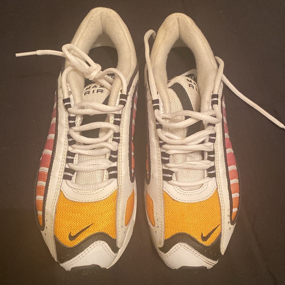 Nike shoes size 7 in womens - Picture 3 of 13
